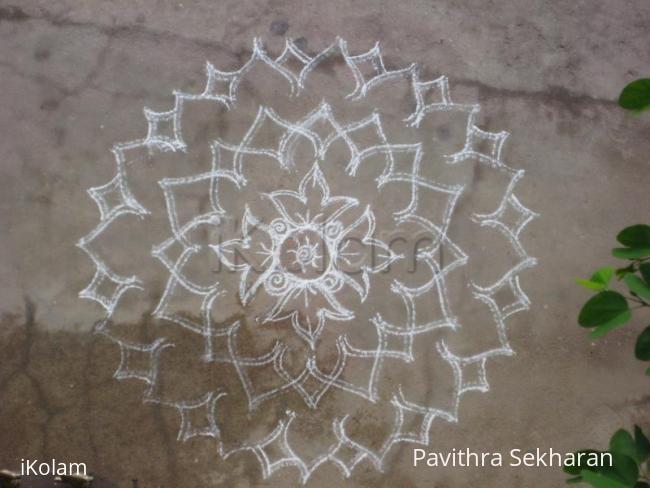 Rangoli: simple kolam 