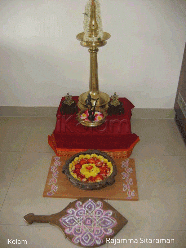 Rangoli: Uruli pookalam