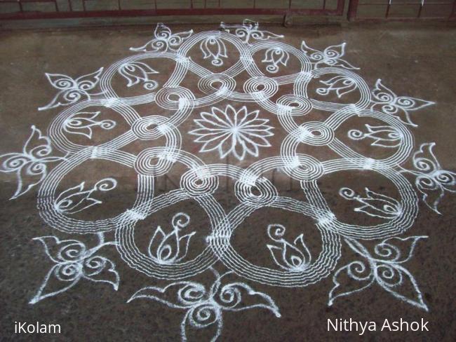 Rangoli: Kuzhal Kolam