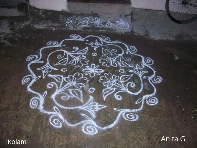 Rangoli: flower kolam