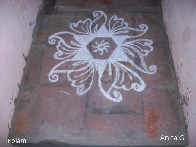 Rangoli: star kolam