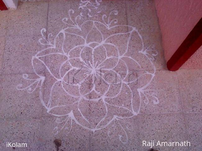 Rangoli: Varalakshmi Mavu Kolam