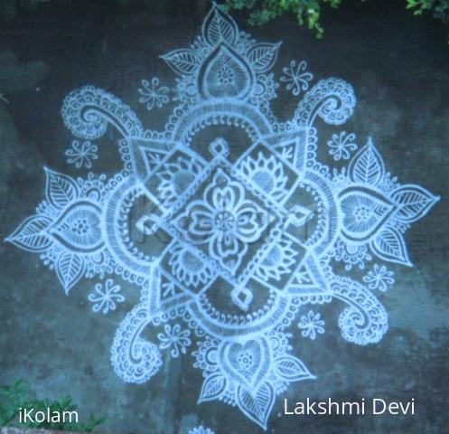 Rangoli: Embroidery kolam