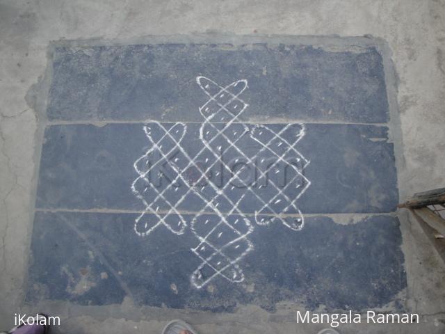 Rangoli: smal kolam drawn  on 25th