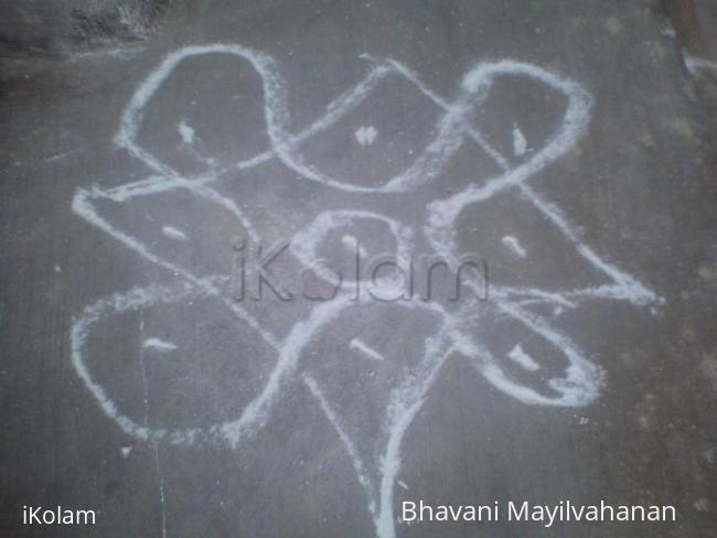 Rangoli: dotted kolam