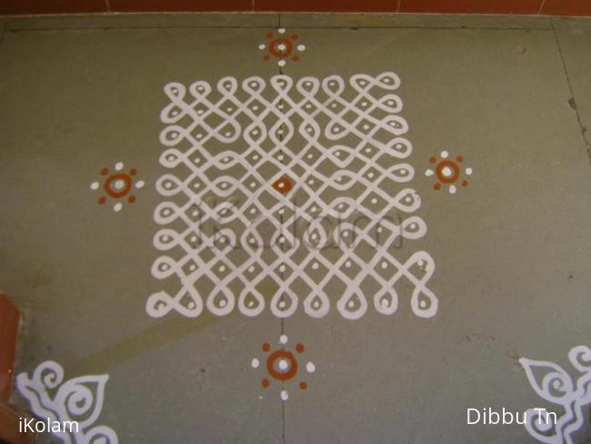 Rangoli: Dotted Maa kolam