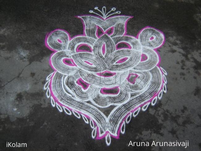 Rangoli: white kolam.