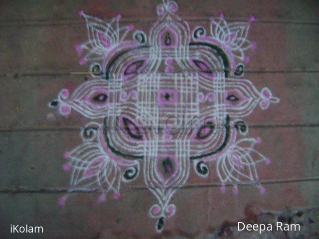 Rangoli: a normal kolam