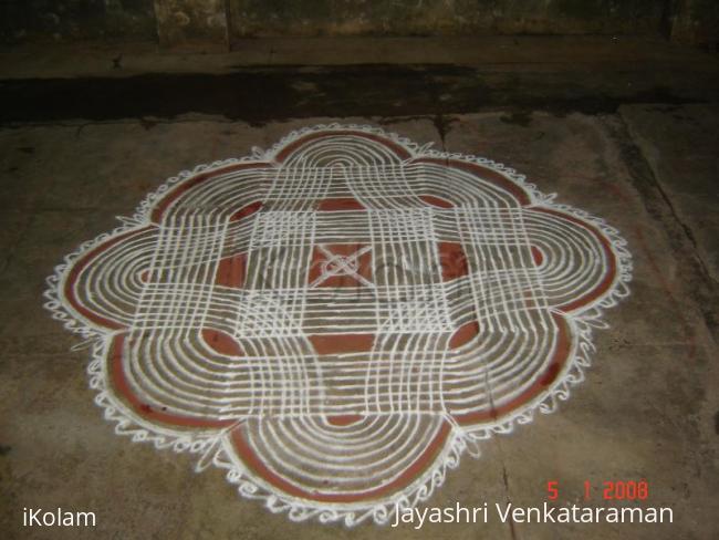 Rangoli: traditional manai kolam