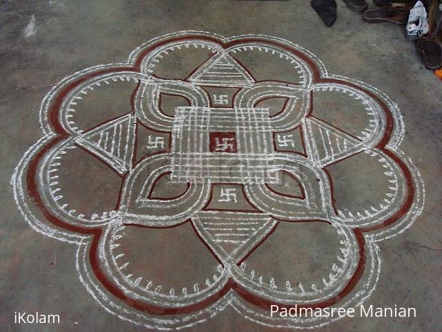 Rangoli: Traditional  aadivelli kolam