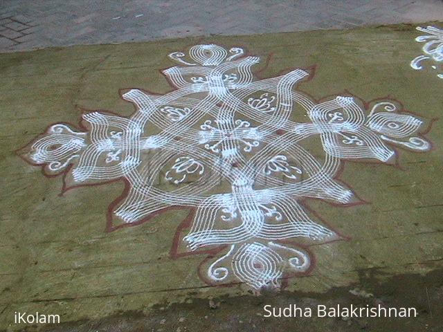 Rangoli: Kuzhal kolam 2