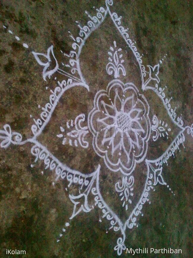 Rangoli: A Regular day kolam....