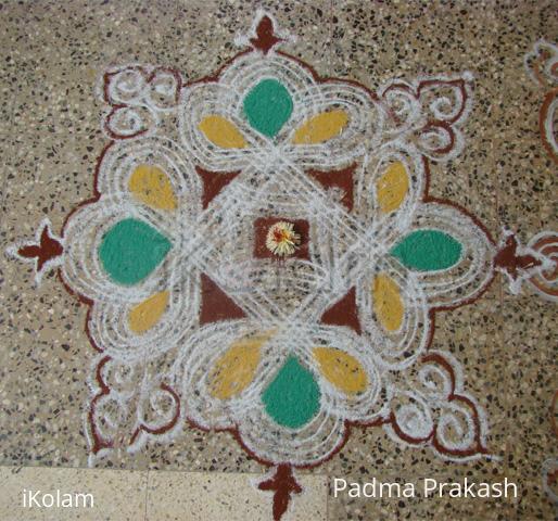 Rangoli: Lines kolam