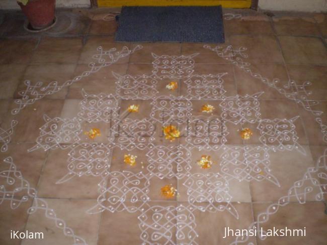 Rangoli: Traditional kolam