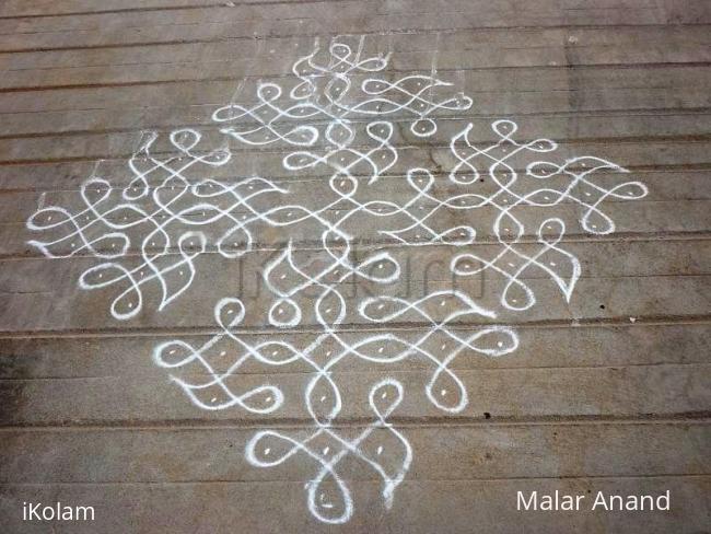 Rangoli: Simple Sikku kolam