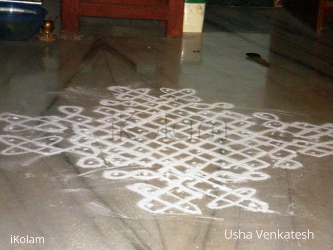 Rangoli: chikku kolam