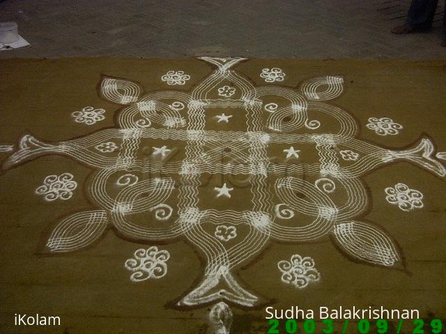 Rangoli: Cute kuzhal kolam