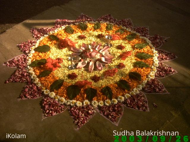 Rangoli: onam kolam 1