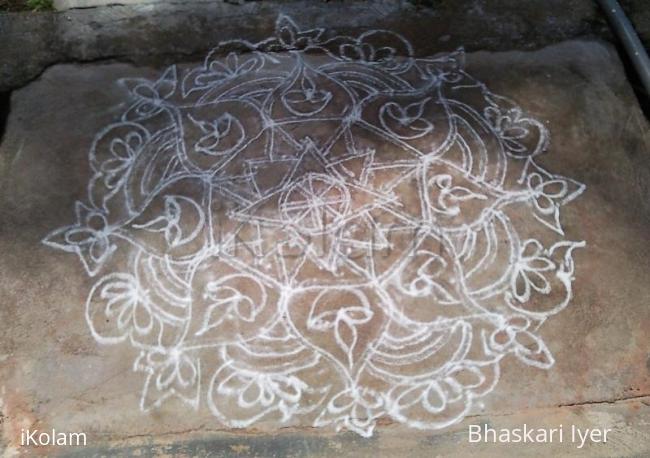 Rangoli: free hand kolam