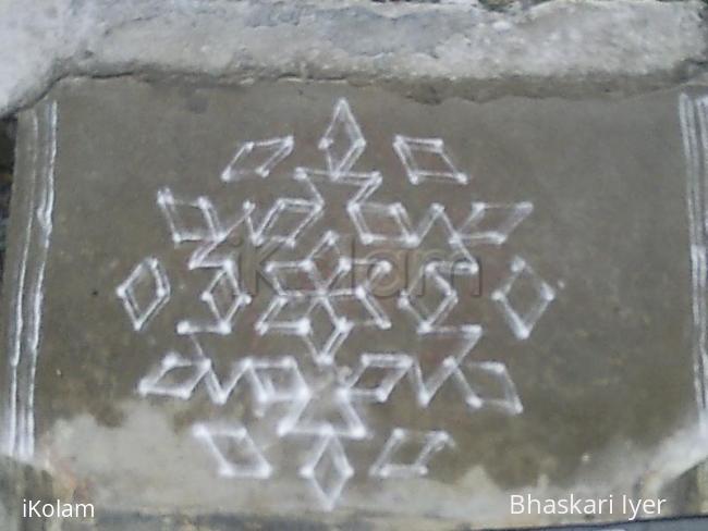 Rangoli: diya kolam