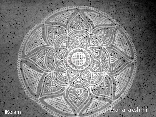 Rangoli: free hand lotus (4)