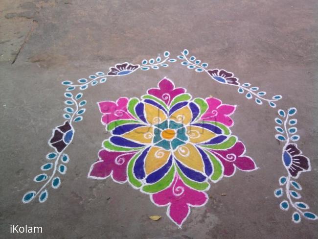 Rangoli: Color flowers