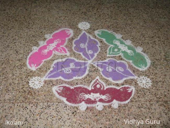 Rangoli: Triflower