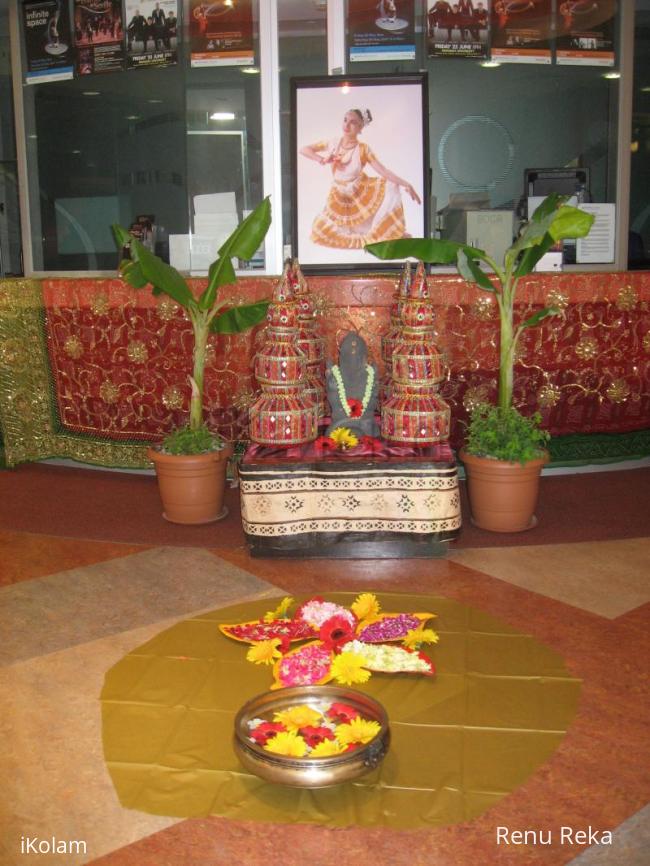 Rangoli: flower kolam 