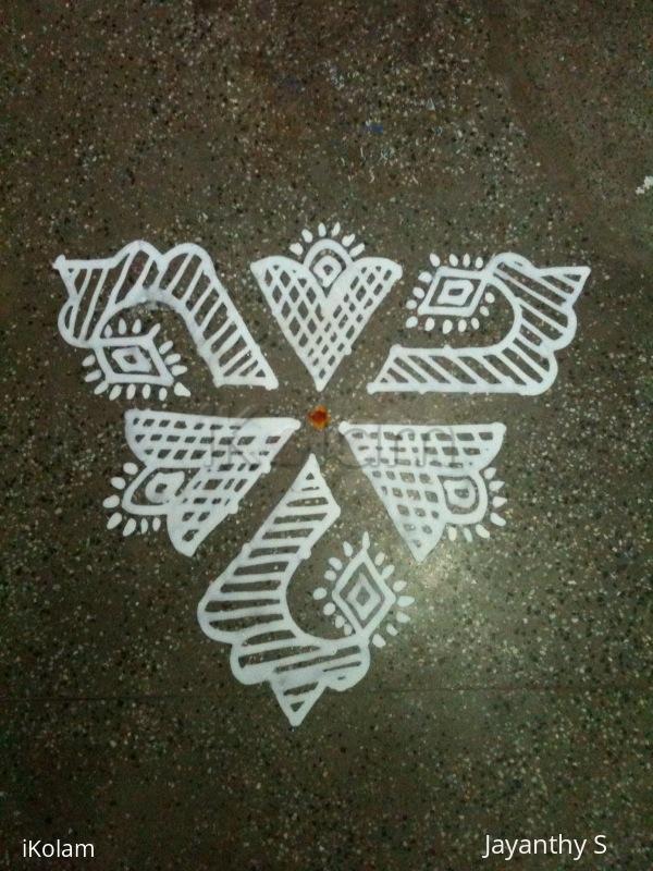 Rangoli: TRIANGLE KOLAM