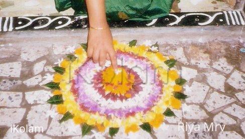 Rangoli: Onam poo kolam