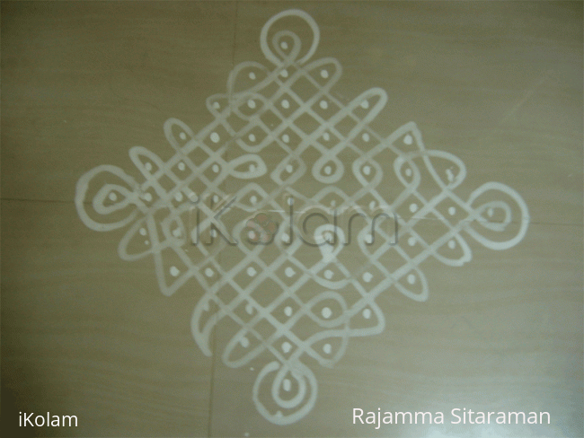 Rangoli: Ezhai kolam with dots