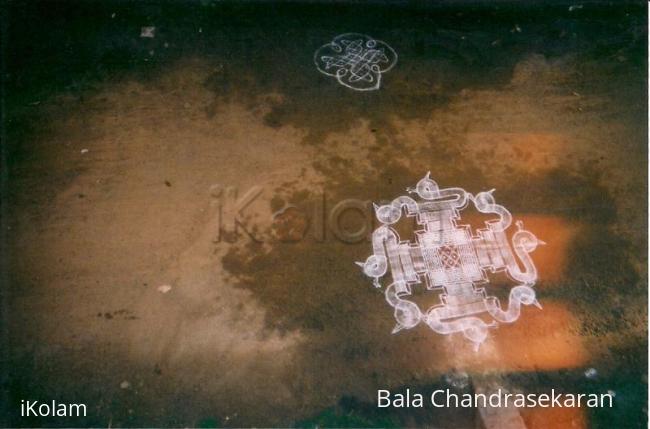 Rangoli: One more Padi Kolam