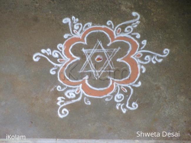 Rangoli: Simple kavi kolam