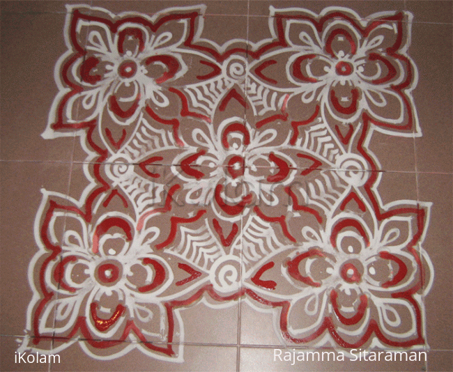 Rangoli: Red/white flowers