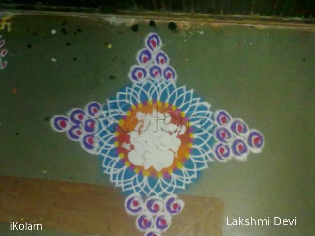 Rangoli: Simple design with ganapathi stencil