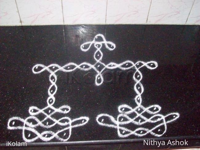 Rangoli: Balance Scale Kolam