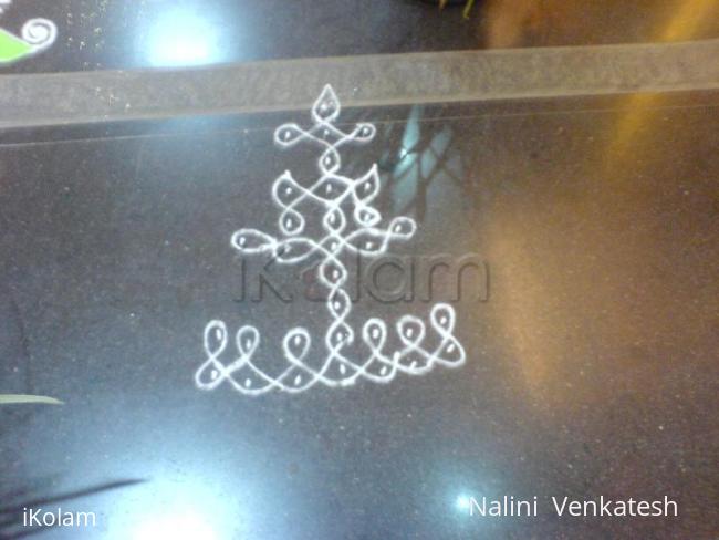 Rangoli: dot kolam - lamp