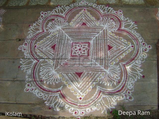 Rangoli: Maiden double strokes kolam