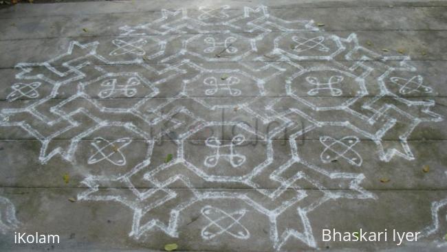 Rangoli: margazhi kolam