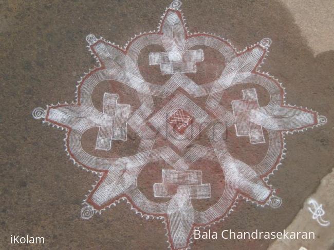 Rangoli: Padi Kolam