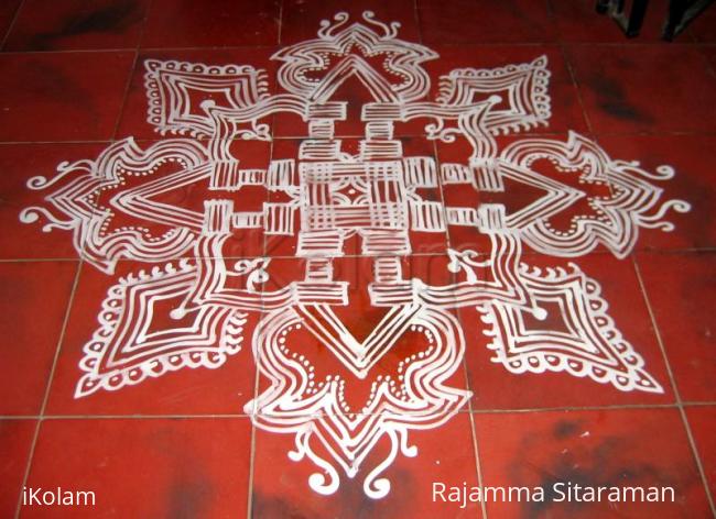 Rangoli: Navrathri Padikolam