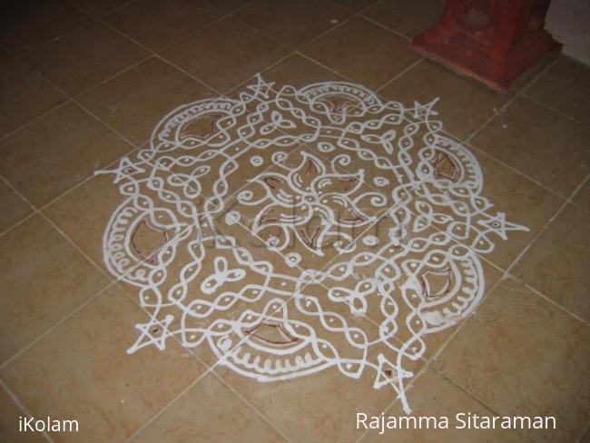 Rangoli: Dotted kolam