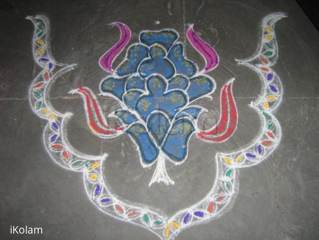 Rangoli: Magazhi kolam