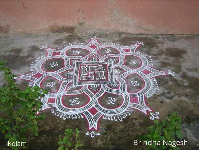 Rangoli: Kuzhal  (Roller) Kolam