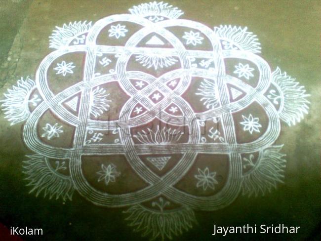 Rangoli: Kuzhal Kolam 