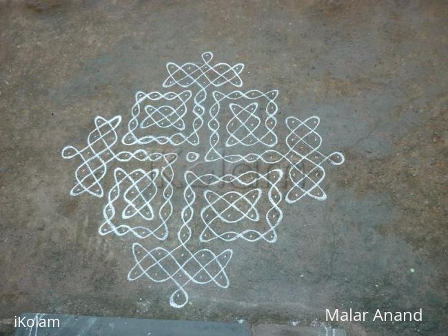 Rangoli: Simple Sikku kolam