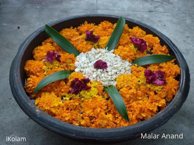 Rangoli: Poo kolam