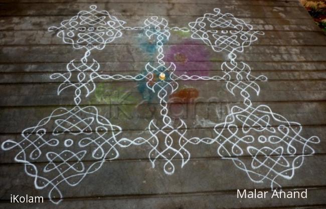 Rangoli: Margazhi kolam