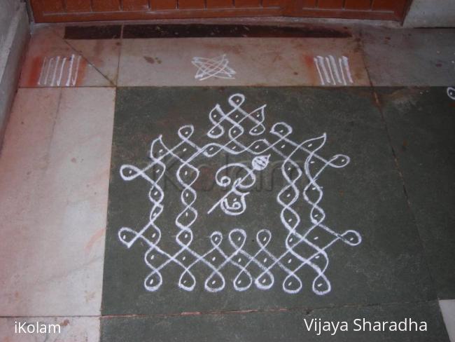 Rangoli: Om kolam