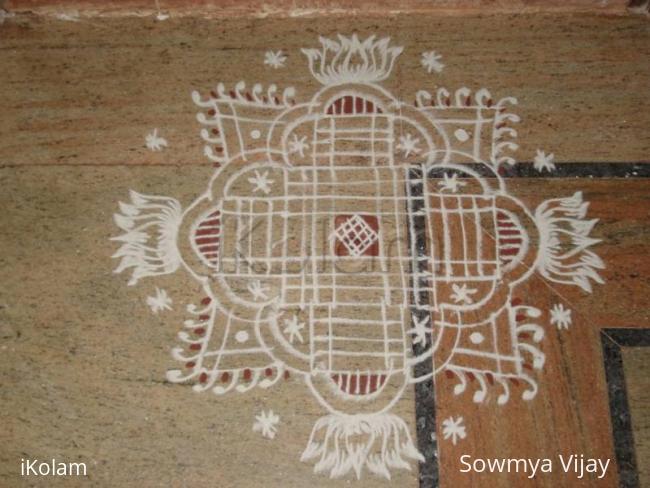 Rangoli: Double stroke kolam